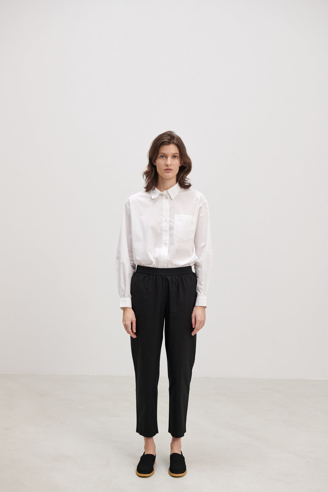 Edgar Pants Black ensemble