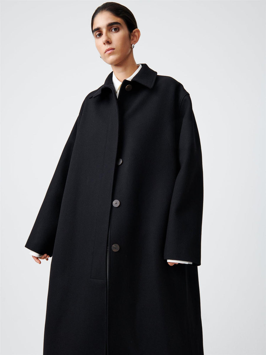 Ria Coat Black