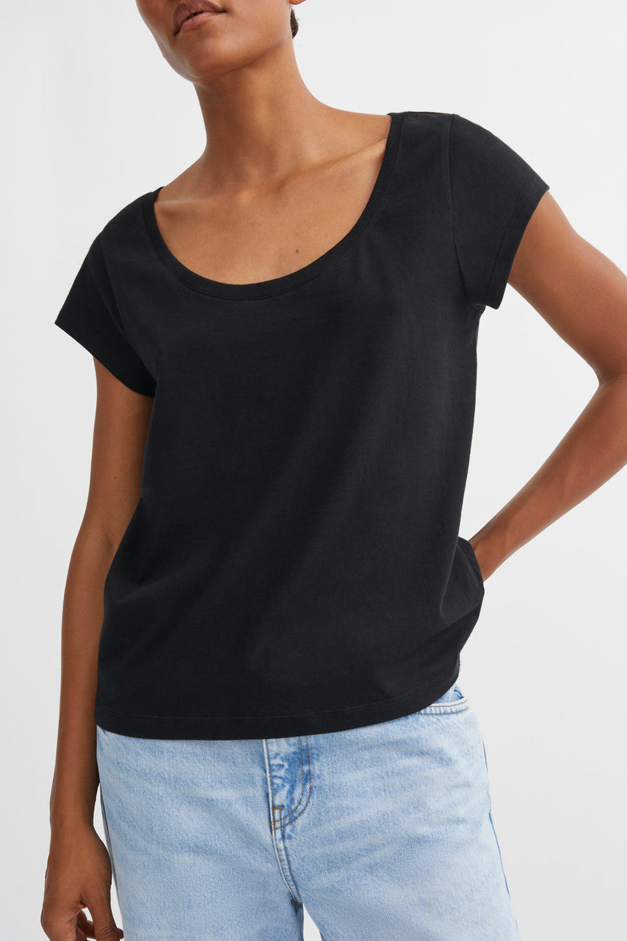 Andy Wide Neck Tee Black