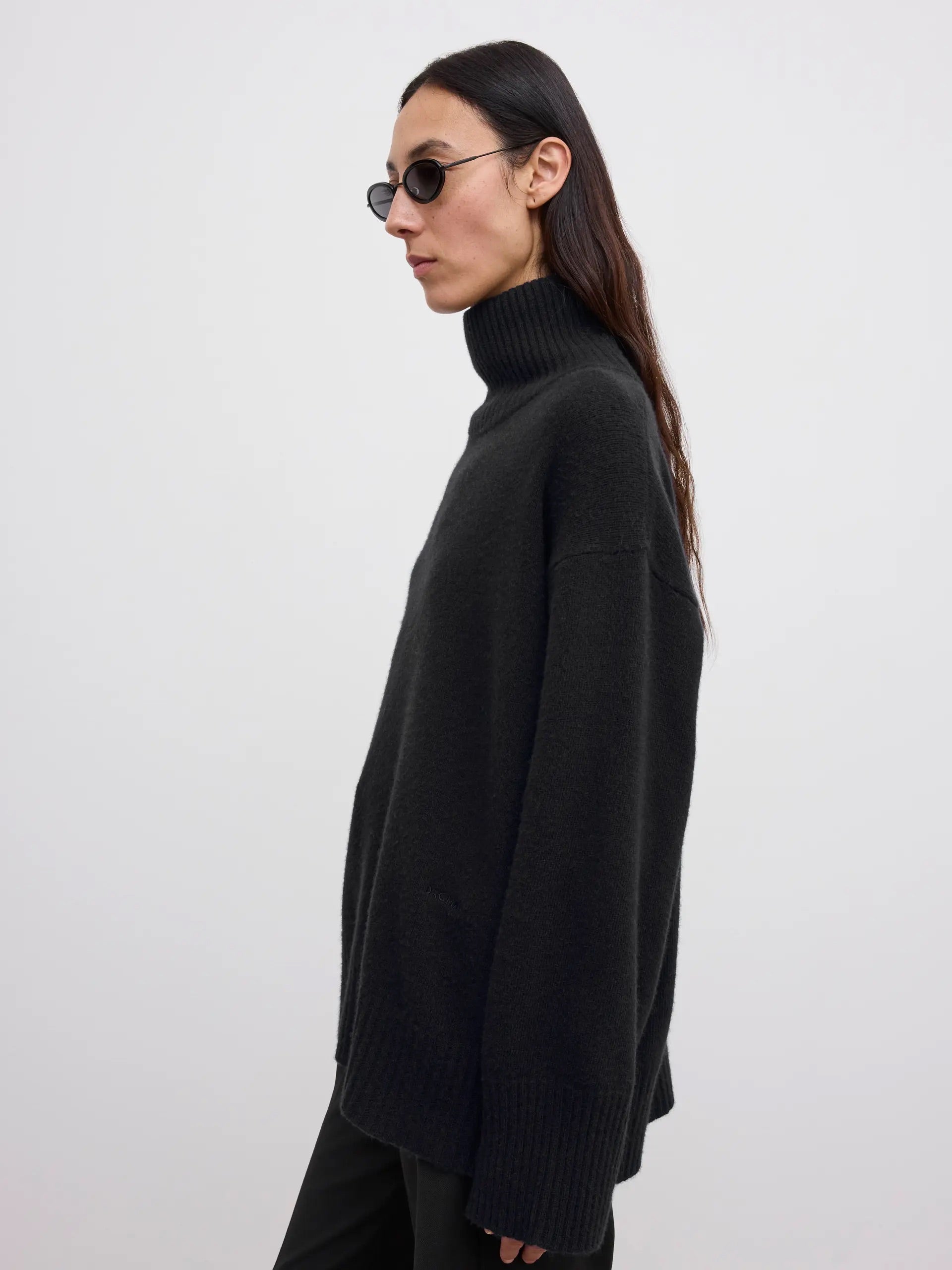 Soft Wool Turtleneck - Black