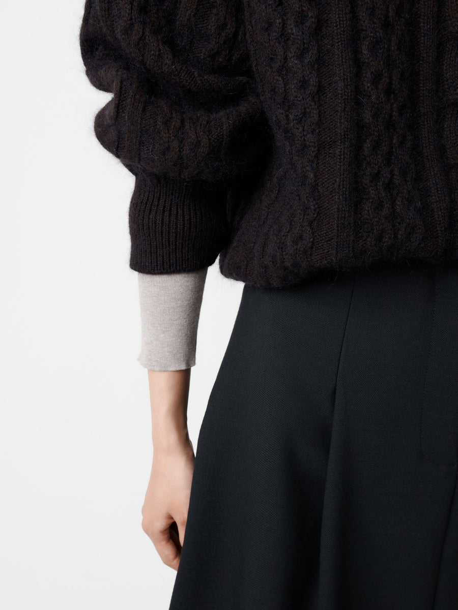 Molve Cable Knit