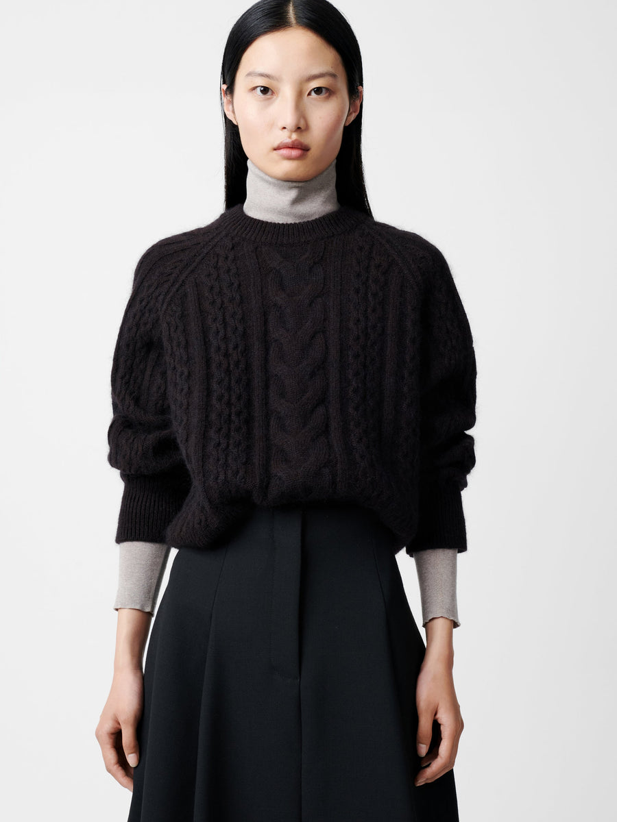 Molve Cable Knit