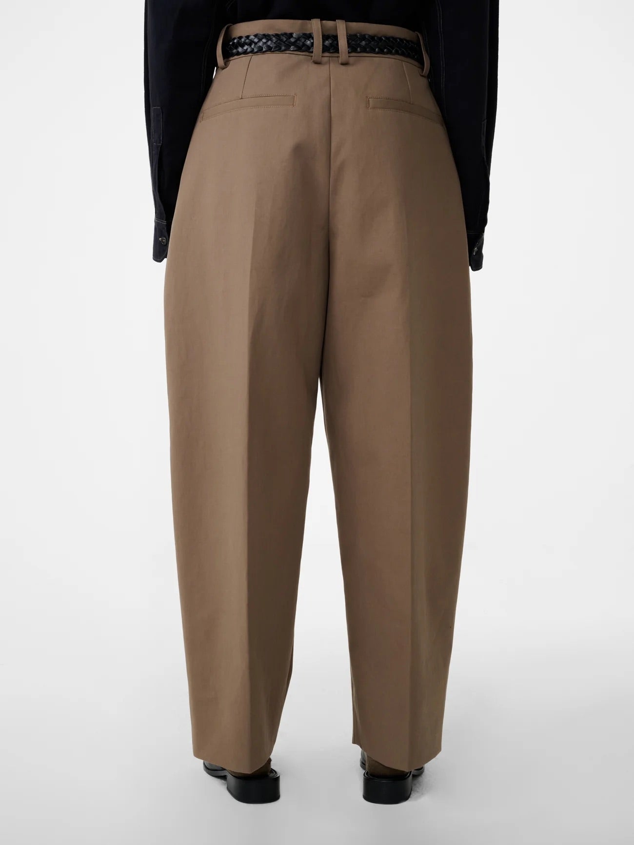 Nasser Double Pleat Wide Leg Pant Birch - ensemble