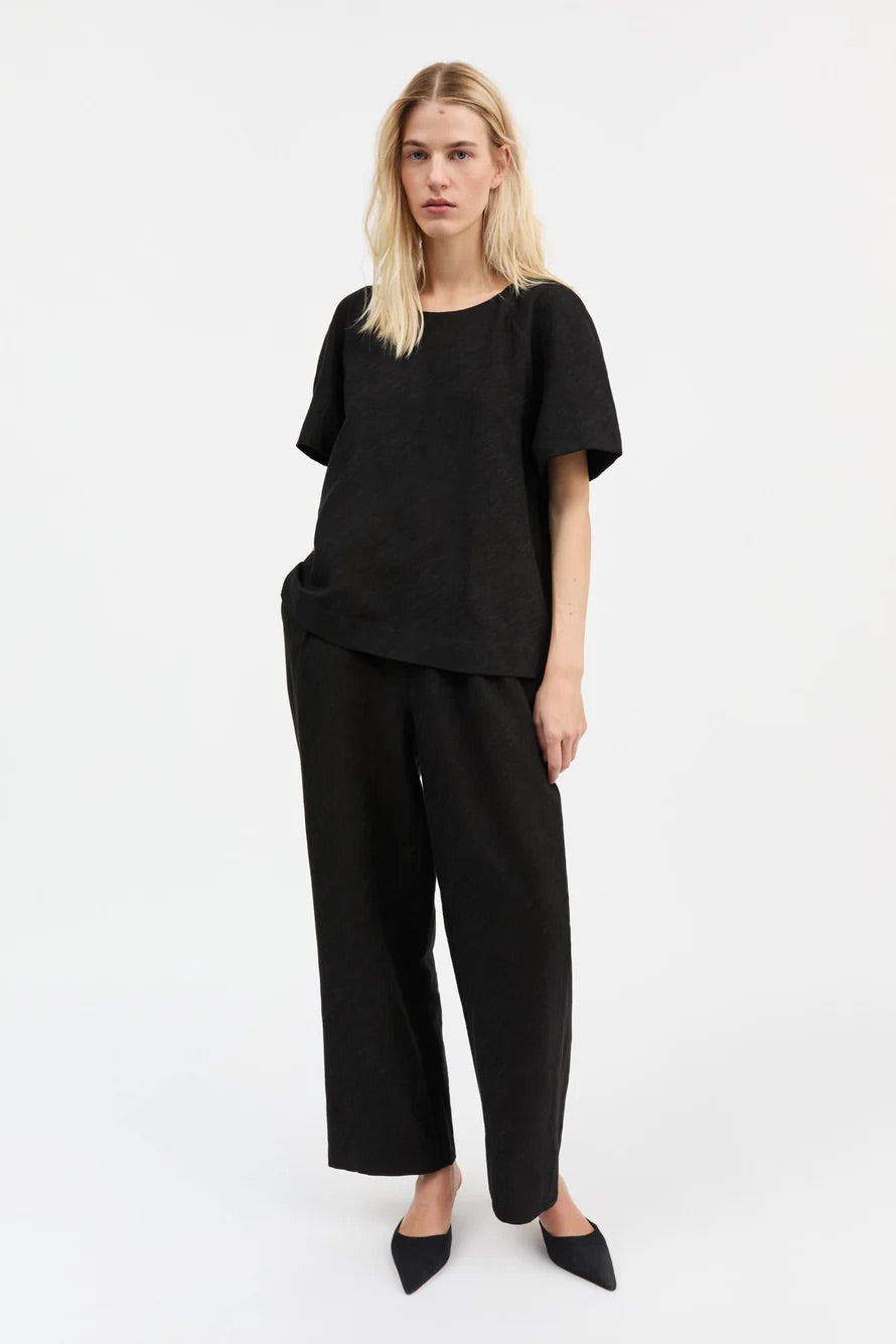 Nila Tee Black
