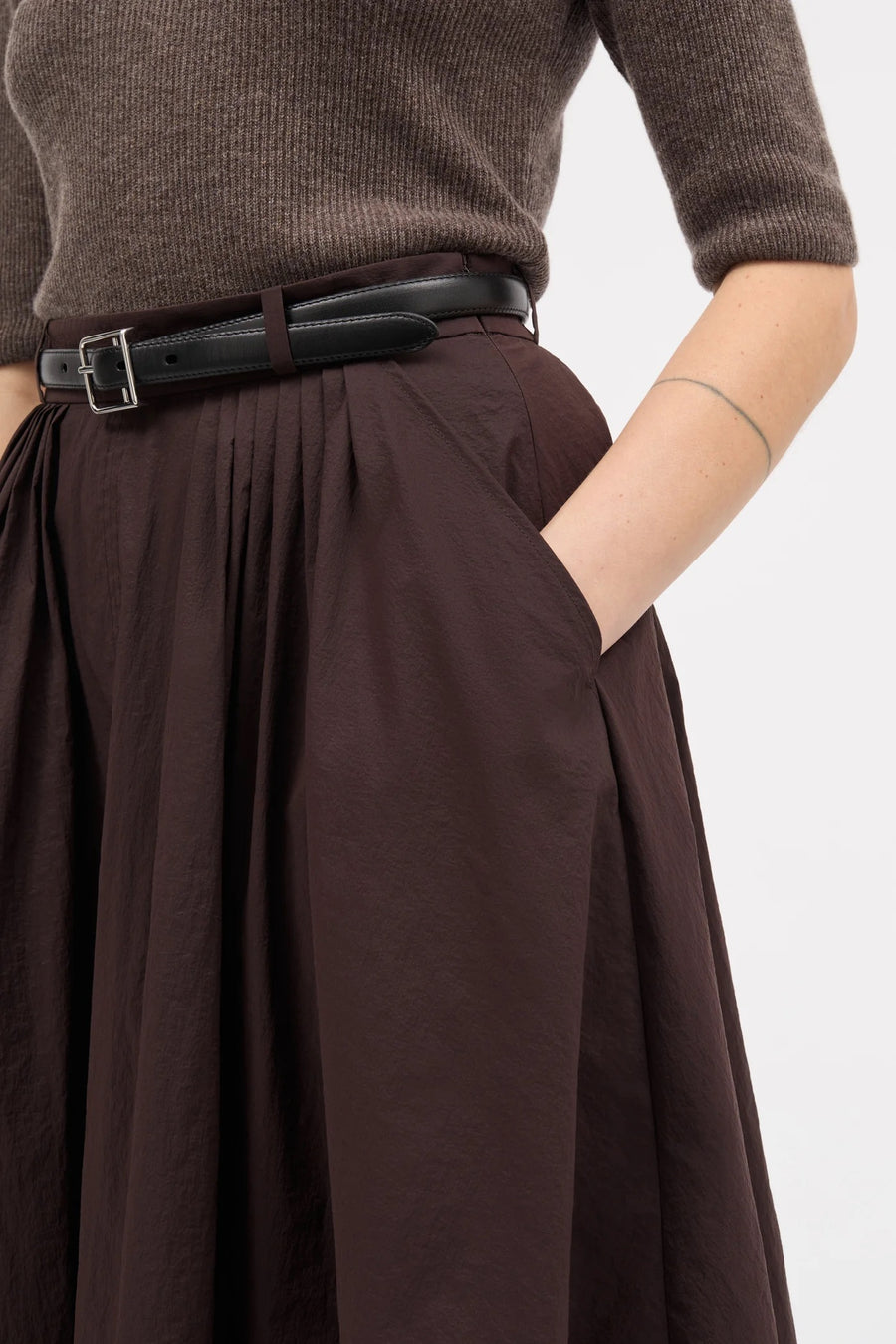 Novo Crisp Tech Skirt Deep Brown