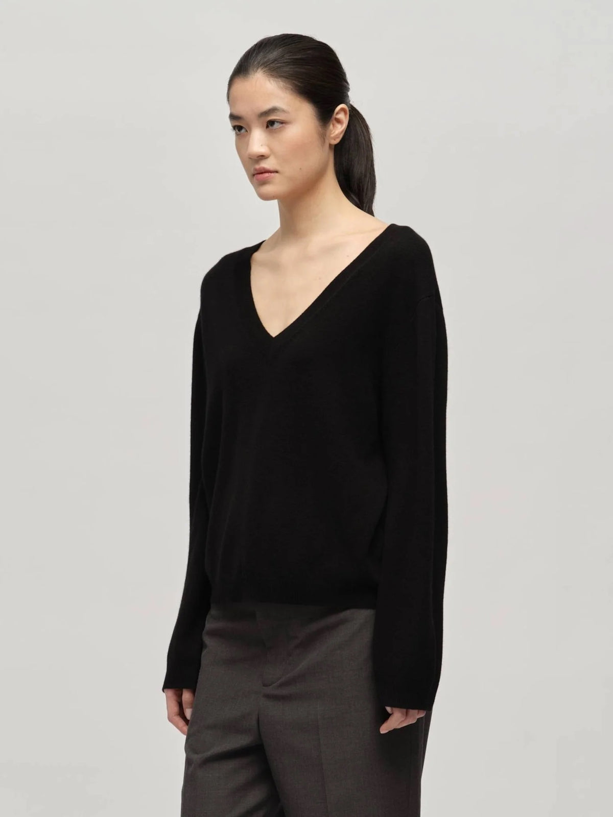 Women's Oversized V-Neck - Black