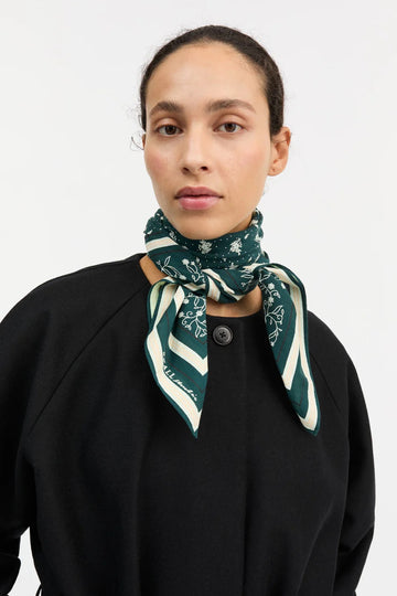 Skall Classic Scarf 90x90 Pine Green