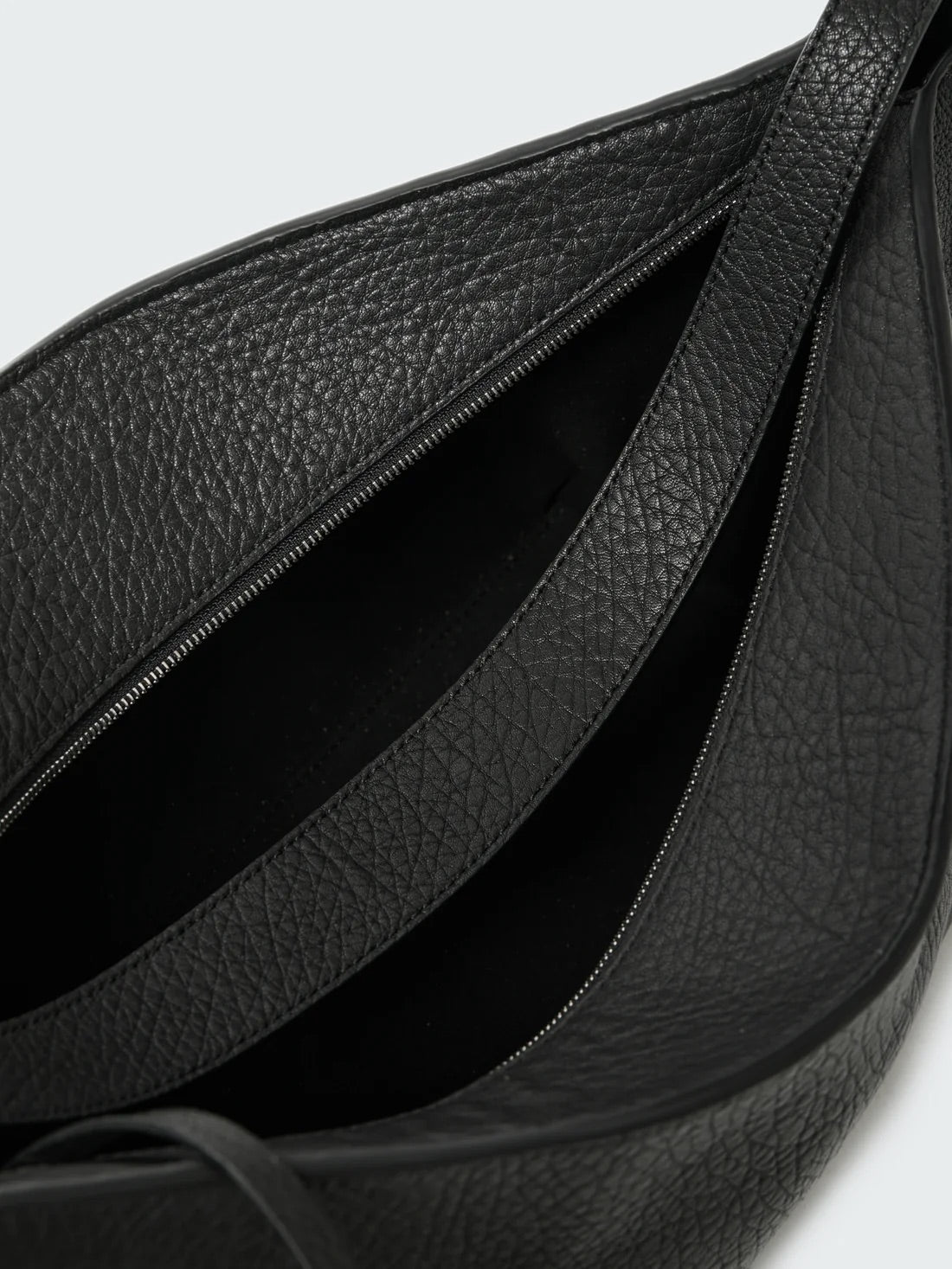 Hagu Leather Bag - Black