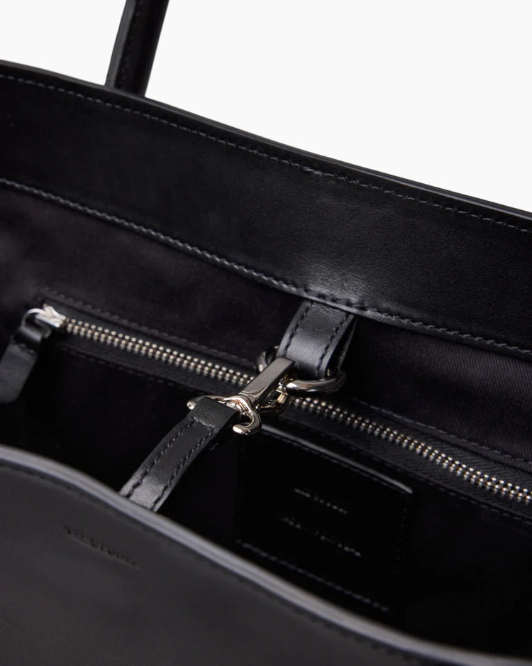 The Grace Tote Solid Black - ensemble